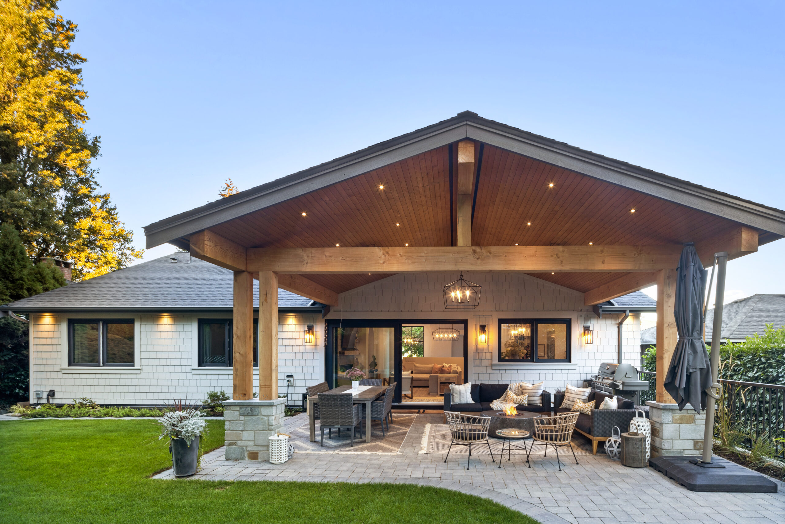 Award-winning home renovation by Hasler Homes (Katsura project) with covered outdoor living space