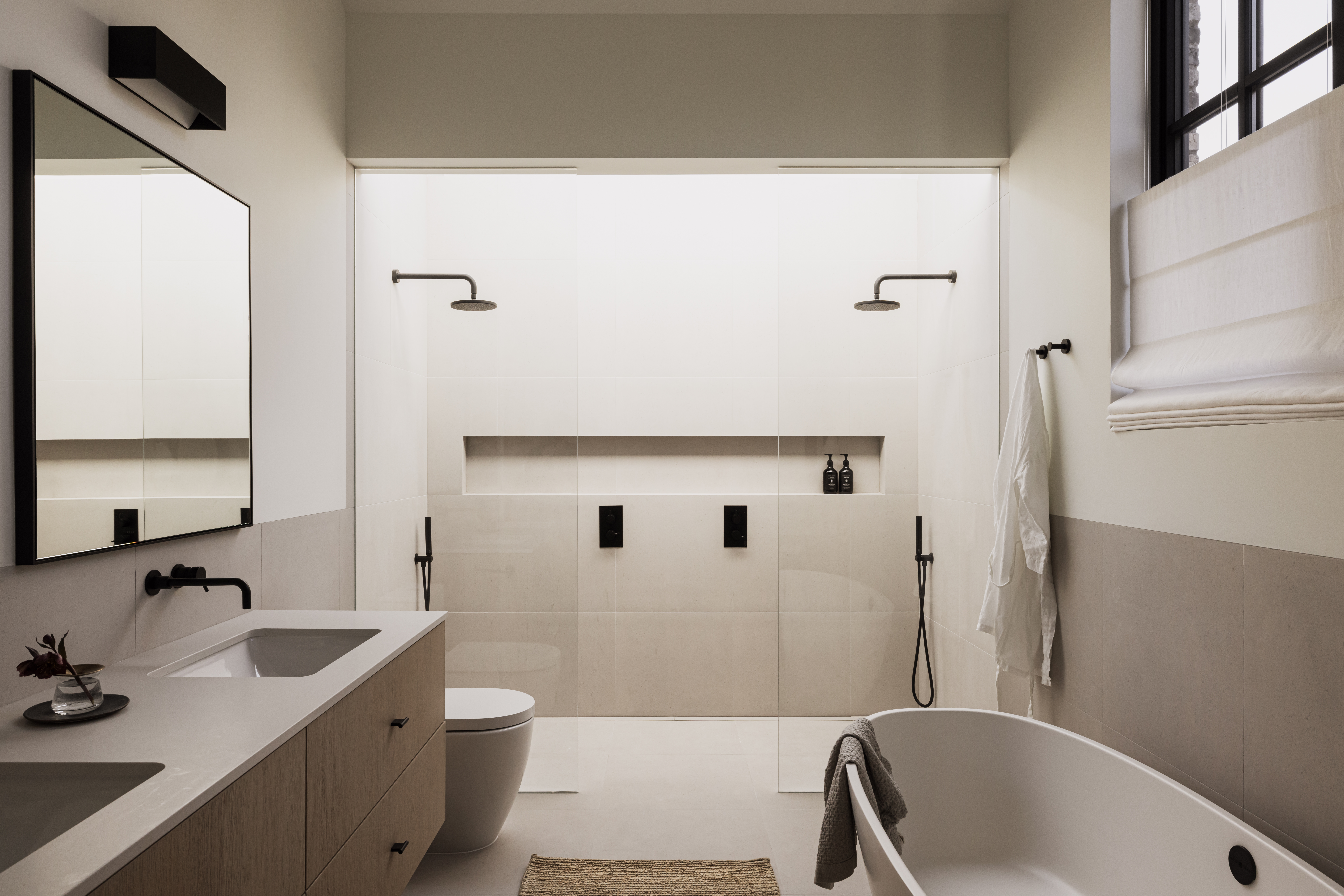 Scandia ensuite bathroom with dual shower heads and sinks